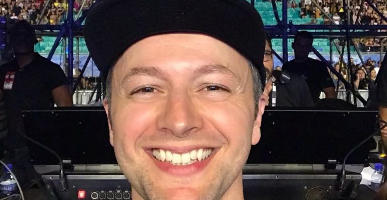 Marido de Sandy responde crítica sobre próprios dentes e dá lição: ”Se a intenção foi boa, a noção não foi”