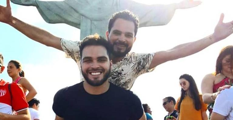 Filho gato de Luciano Camargo completa 25 anos de vida e ganha homenagem emocionante: ”Será sempre meu bebê”