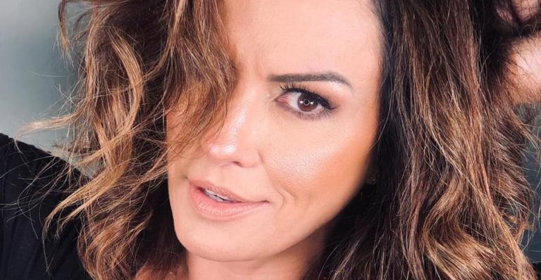 Em clique sexy, Nubia Oliiver fala sobre depressão e é ovacionada na web