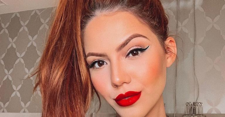 Sensual! Sarah Poncio relembra gravidez com clique sexy
