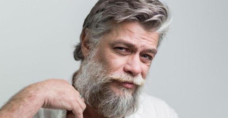 Fábio Assunção faz desabafo sobre vício em drogas: ”faz parte dos buracos que a gente tem na alma”