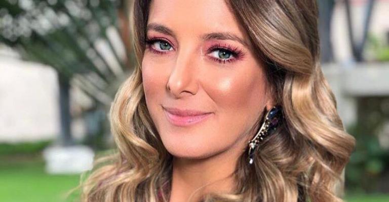 Ticiane Pinheiro compartilha clique fofíssimo ao lado das filhas e faz desabafo sobre maternidade: ”Desafiador”