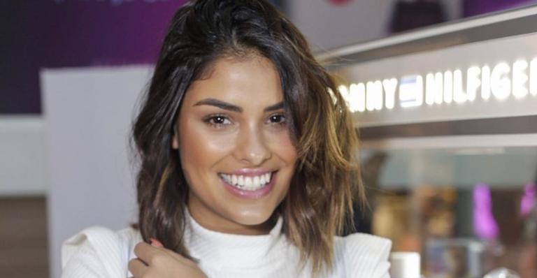 Na Grécia, Munik Nunes quebra a web com decotão e faz comparação com topless