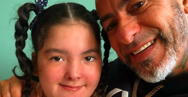 Henrique Fogaça se derrete pela filha e motiva seguidores: ”Conquista e superação sem perder o foco”