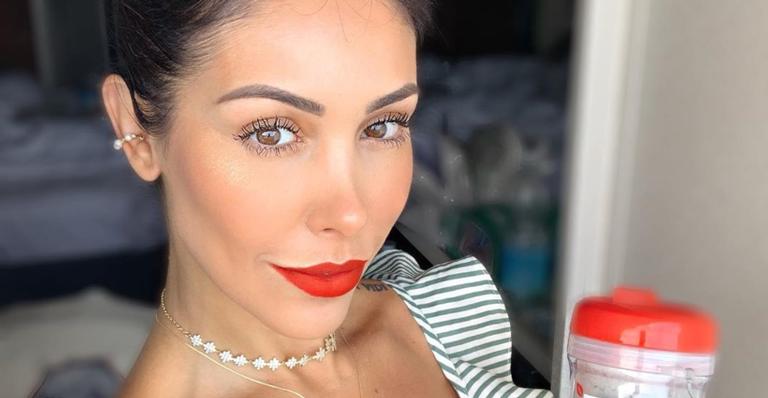Bella Falconi muda visual e surge loiríssima nas redes sociais: ‘’Vicia’’ 
