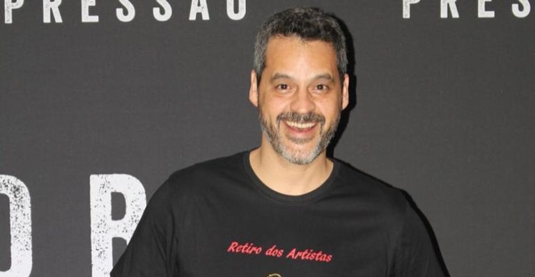 Bruno Garcia muda visual e surge irreconhecível em première de filme 