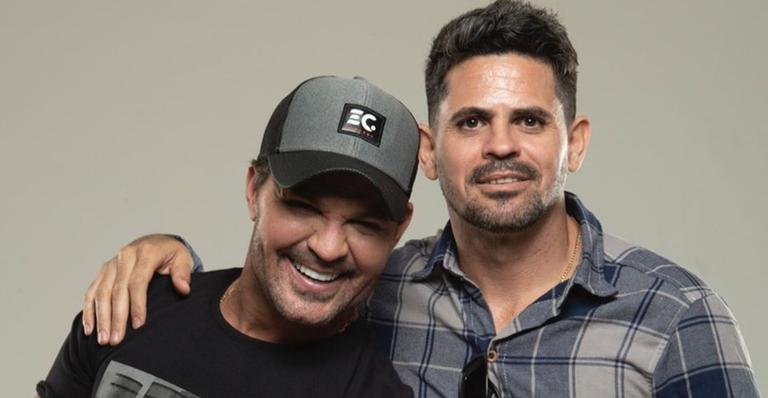 Ex de Eduardo Costa posa coladinha com o irmão do cantor e rumores de romance aumentam