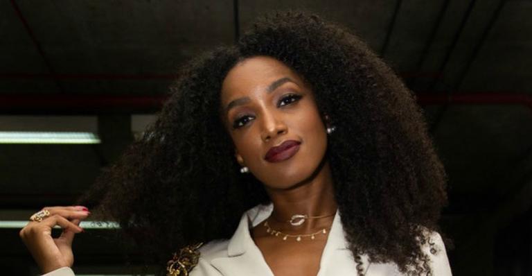Cantora IZA comete gafe no ‘Criança Esperança’ ao cantar música de Chico Buarque e telespectadores não perdoam