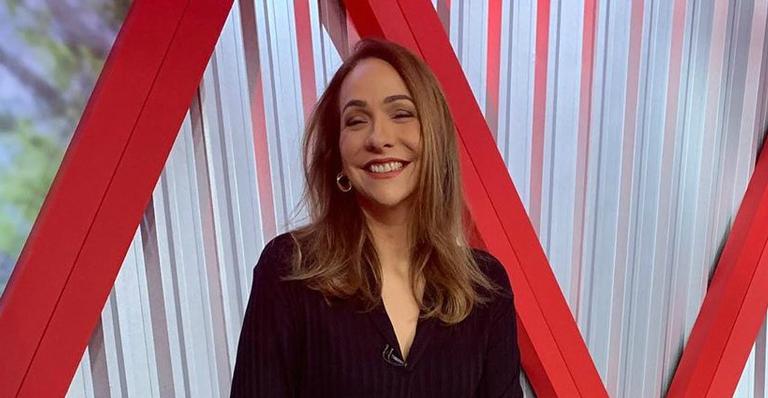 Sem saber que estava sendo filmada, Maria Beltrão rebola em telejornal ao vivo