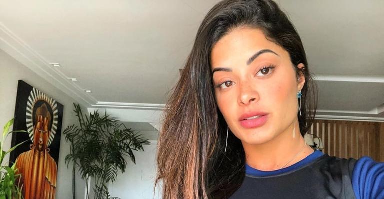 Que calor! Com fio-dental, Aline Riscado empina o bumbum e eleva temperatura de seguidores