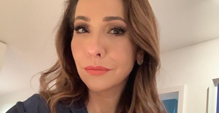 Jornalista Maria Beltrão é flagrada rebolando ao vivo em telejornal da GloboNews