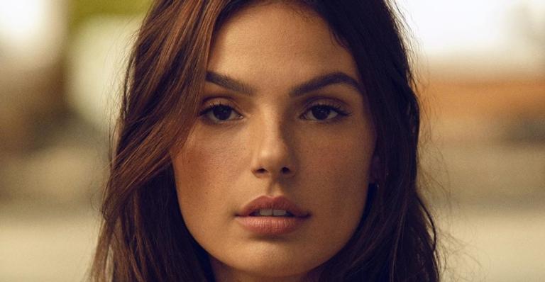 Pisa menos! Isis Valverde impressiona com silhueta fininha e arranca suspiros da web