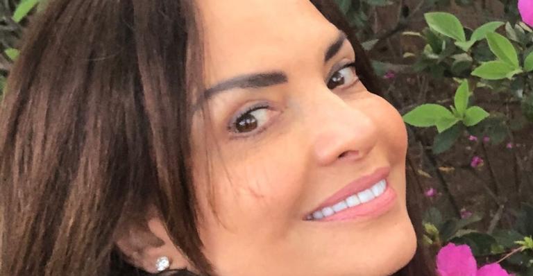 Bumbum na nuca! Luiza Tomé sobe a temperatura ao surgir de biquíni fio dental e impressiona com corpão