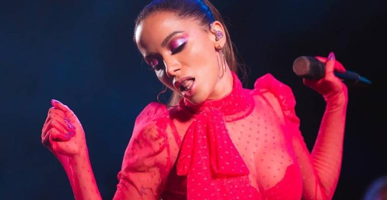 Anitta faz promessa de rebolar de calcinha pela Amazônia e cumpre em vídeo