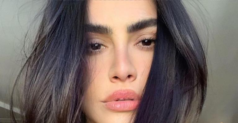 Temperatura quente! Com língua de fora e decotão, Cleo provoca seguidores