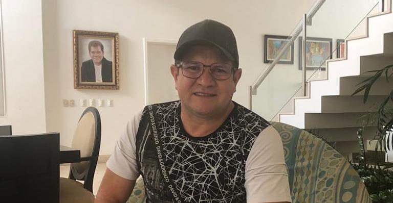 Ximbinha surge pela primeira vez com filha que teve fora do casamento com Joelma e se derrete: ”Papai te ama”