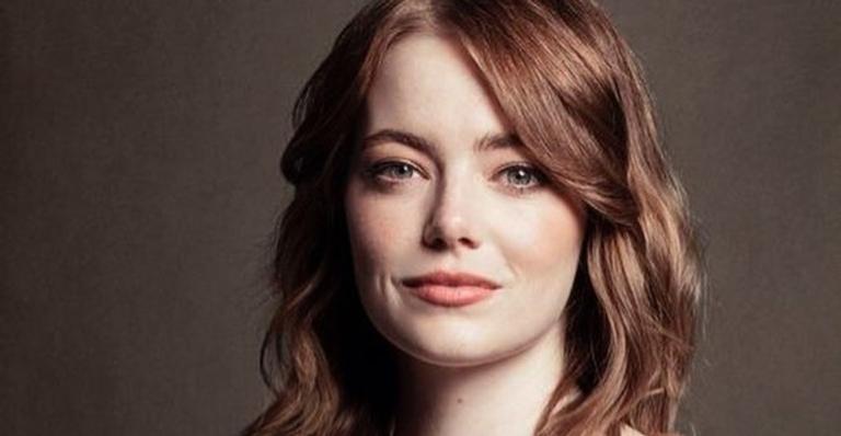 Irreconhecível! Veja a primeira foto de Emma Stone como ”Cruella De Vil”