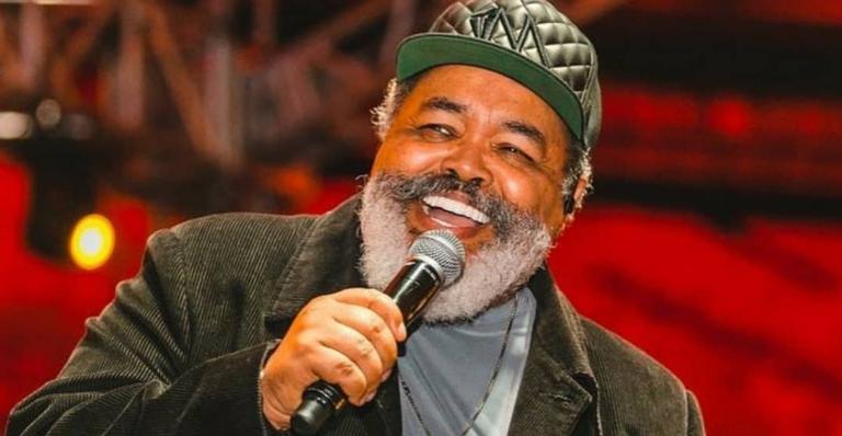 Após internação, Jorge Aragão passa por cirurgia de urgência