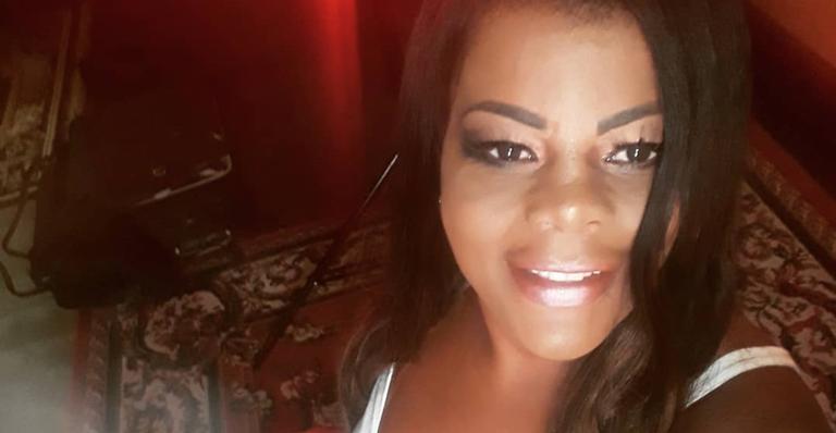 Sensual! Taty Quebra Barraco posa de lingerie e mostra o corpão