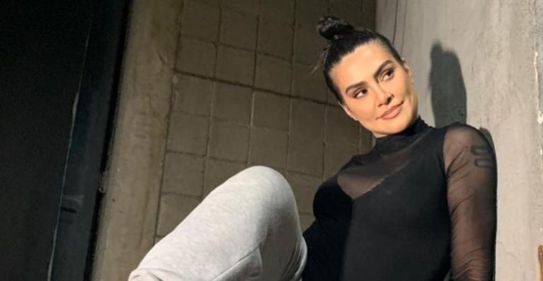 Cleo revela quais procedimentos estéticos já fez e fala sobre insegurança: ”Eu não saía de casa”