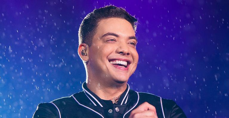Wesley Safadão se emociona durante gravação de novo DVD e encerra show ao lado dos filhos