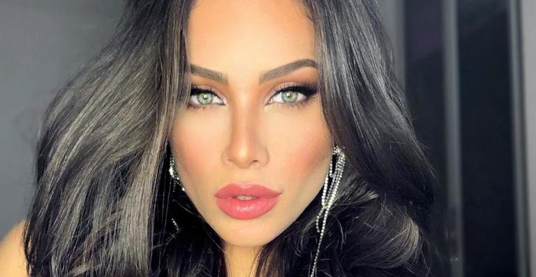 Ousada! Flavia Pavanelli posa sensual e leva seguidores ao delírio