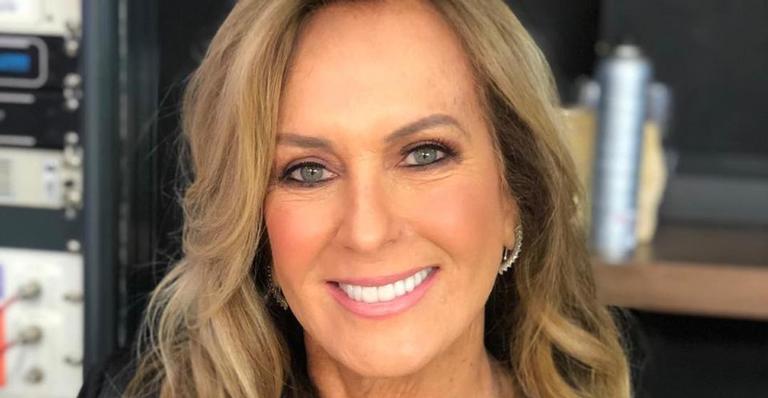 Helô Pinheiro encanta ao compartilhar clique com a neta, Manuella: ”Manu é só sorrisos para vovó”