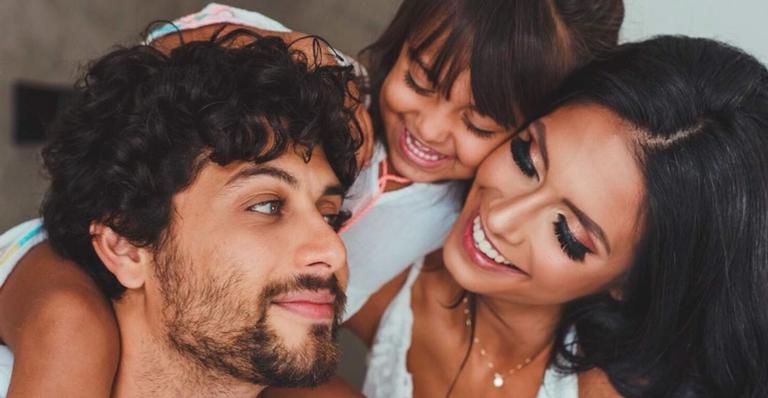 Filha de Jesus Luz explode fofurômetro vestida de princesa e impressiona pela semelhança com a mãe