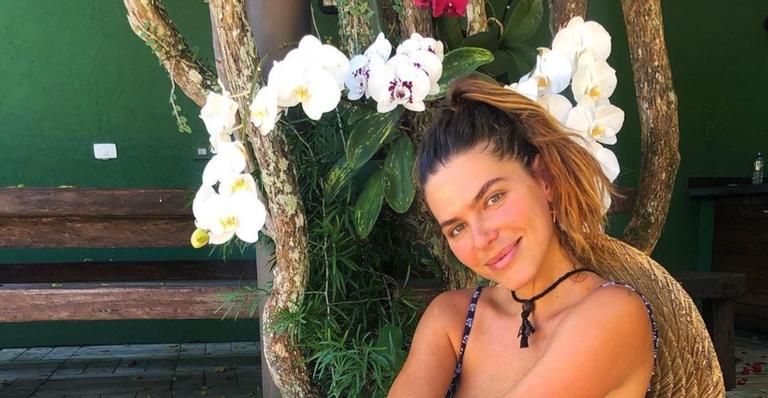 Esposa de Cauã Reymond, Mariana Goldfarb, posa sem maquiagem e encanta