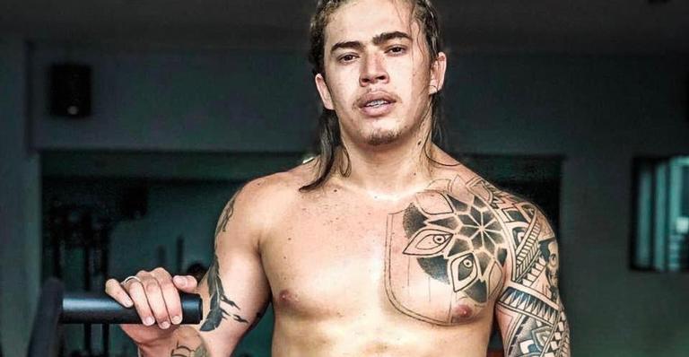 Whindersson Nunes se veste como Maisa e arranca risadas