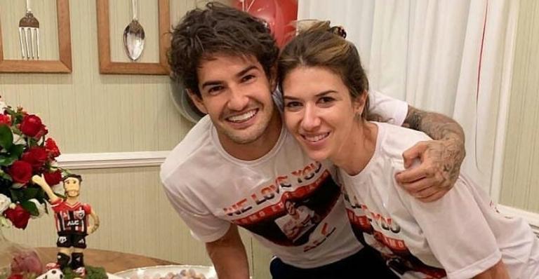 Rebeca Abravanel celebra dois meses de casada com Alexandre Pato e se emociona: ”Tudo que faltava”