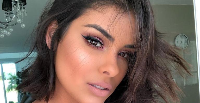 Sexyl! Munik Nunes posa sensual e que quase mostra demais