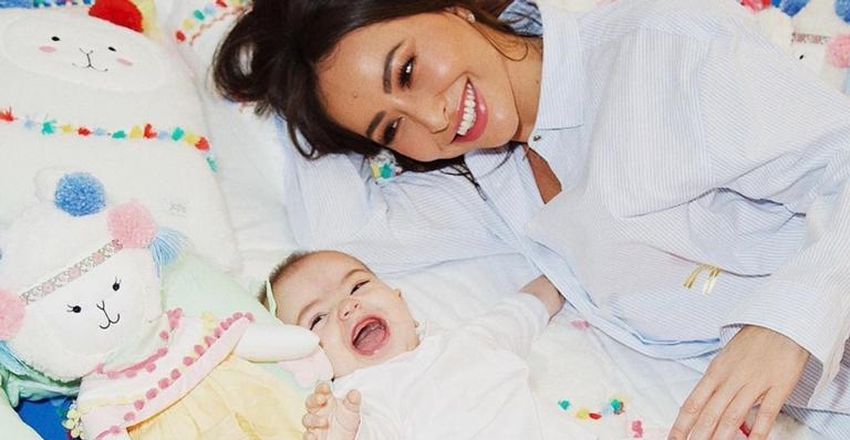 Linda e saudável! Zoe Sato, filha de Sabrina Sato, surge comendo brócolis e web se derrete