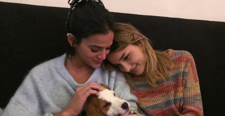 Mais que amigas! Sasha e Bruna Marquezine aproveitam a noite juntas