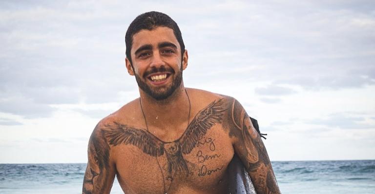 Imagem de Pedro Scooby é atrelada ao nome da ex, Anitta e surfista desabafa