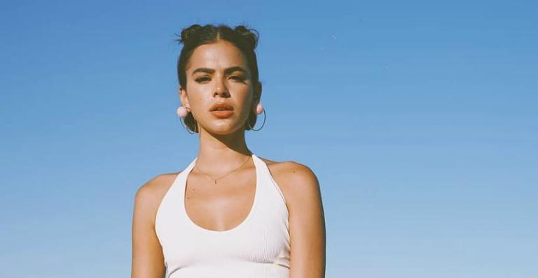 Bruna Marquezine eleva a temperatura após surgir lutando: ”amor e ódio”