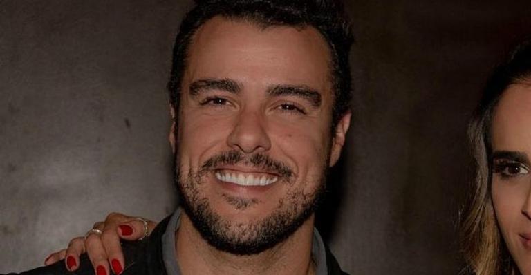 Ex de Paolla Oliveira, Joaquim Lopes, se declara para noiva