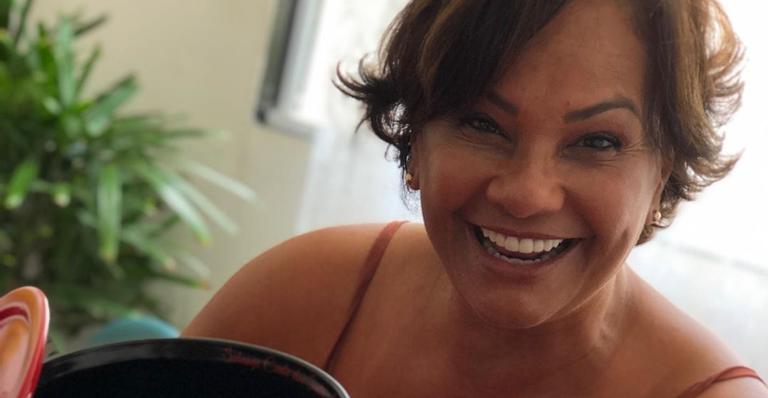 Solange Couto radicaliza e surge com visual completamente diferente