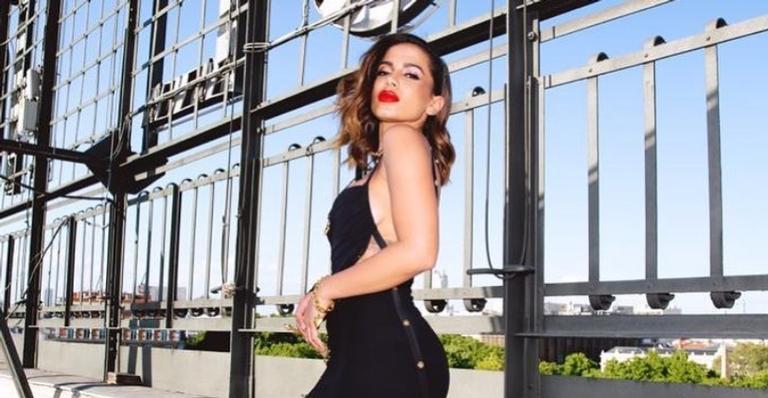 Relembrar é viver! Anitta comemora aniversário de irmão com fotos da infância