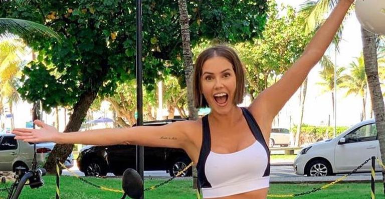 A cara da riqueza! Conheça a sala luxuosa da casa de Deborah Secco