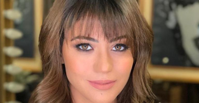 Sexy! De lingerie, Carol Castro faz a temperatura da web subir e Bruno Cabrerizo faz piada