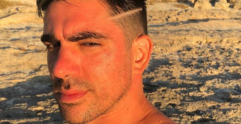 Feliz aniversário! Marcelo Adnet comemora mais um ano de vida e ganha declaração de amor da namorada: ”Melhor pessoa que eu conheço”