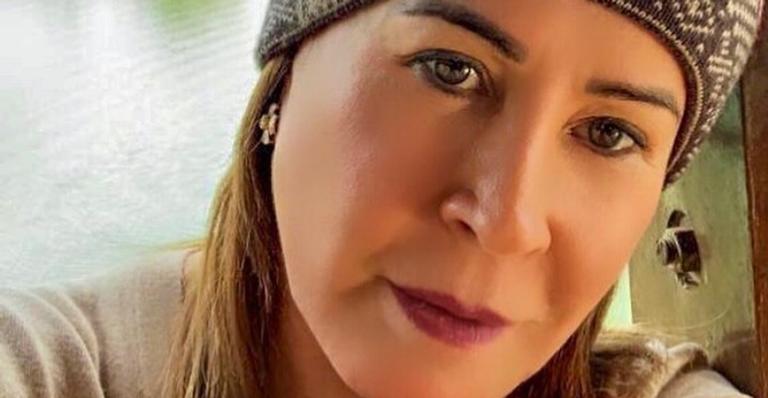 Zilu publica foto na beira da piscina em apoio ao ‘Setembro Amarelo’: ”Trazendo dicas que podem salvar vidas”