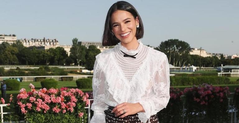 Bruna Marquezine rebate internauta que faz insinuações sobre a vida da atriz