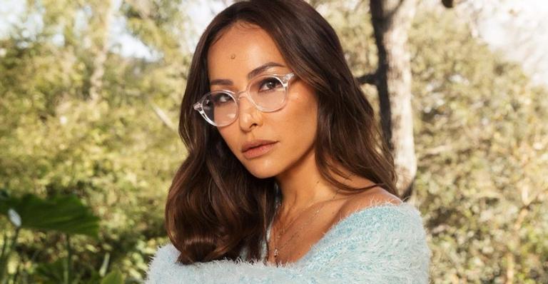 Chique! Sabrina Sato abusa na estampa e usa look avaliado em mais de R$81 mil