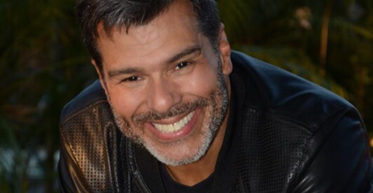 Maurício Mattar compartilha momento com a esposa grávida e se derrete: ”Contagem regressiva”