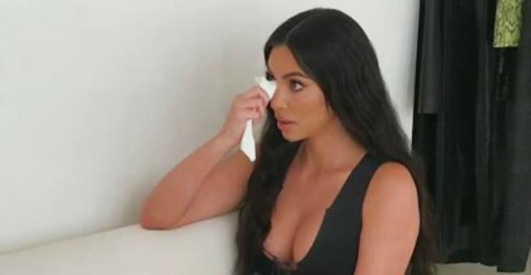 Kim Kardashian descobre doença grave e chora durante programa na TV