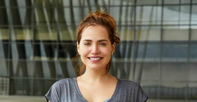 Letícia Colin surge dançando com barrigão e diverte fãs