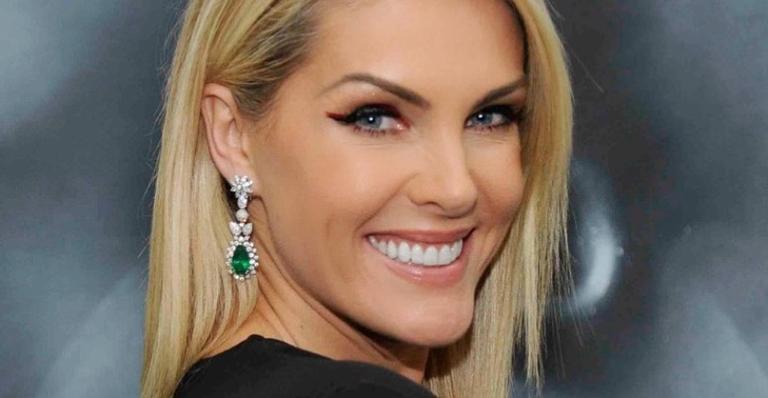 Ana Hickmann posta clique ao lado do filho e derrete o coração dos fãs