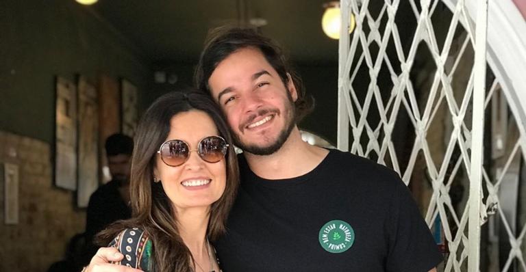 Túlio Gadêlha compartilha momento agarrado com a namorada, Fátima Bernardes, e se derrete: ”Eu amo tanto”